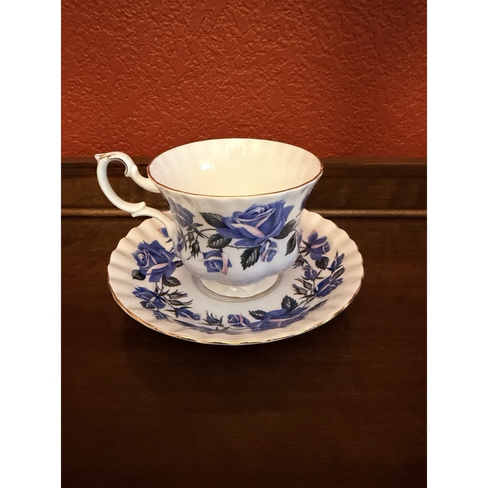 Vintage Royal Albert Lakeside Ullswater tea cup & saucer blue rose